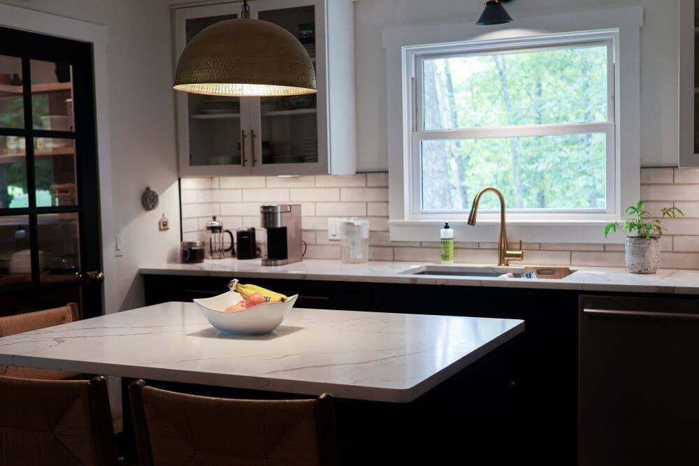 How Quartz Countertops and Custom Cabinets Transform Your Kitchen